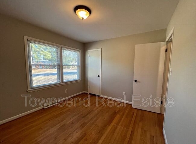 Building Photo - 5313 Hampton Rd