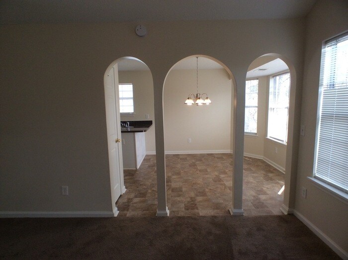 Building Photo - 4033 Rhinehart Ct
