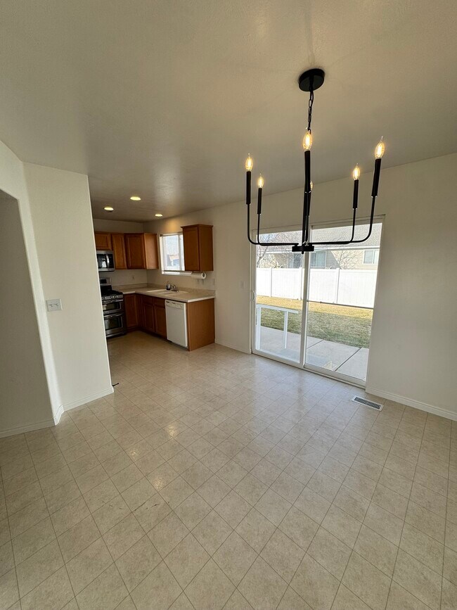 Building Photo - 4148 W 5060 S