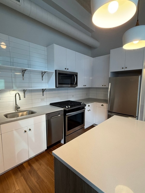 Building Photo - 160 W Superior St