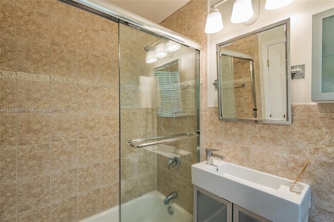 Building Photo - 26 NE 3rd St