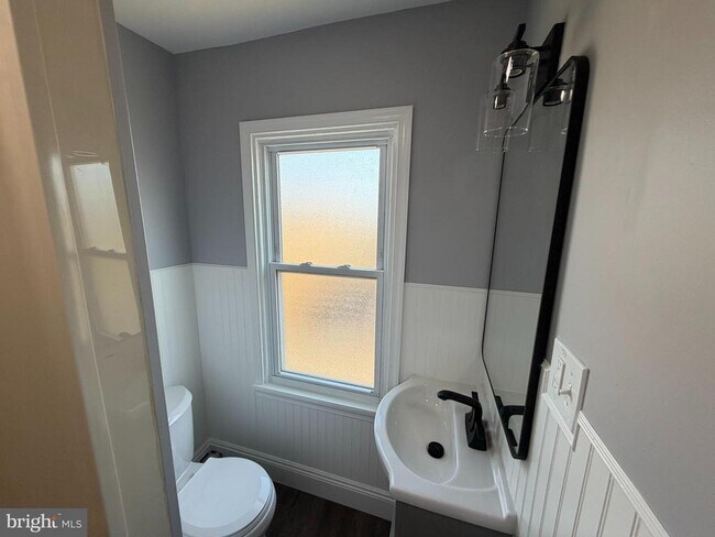 Building Photo - 124 W Butler Pike