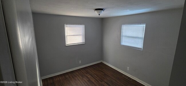 Building Photo - 2420 Farnsley Rd