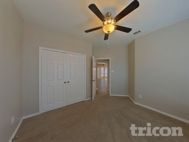 Building Photo - 1081 Treehouse Ln