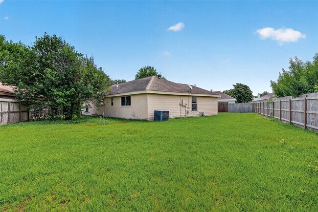 Building Photo - 13847 Cherry Hollow Ln