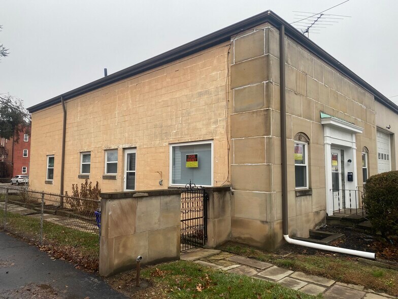 Side kitchen entrance - 246 S Prospect St