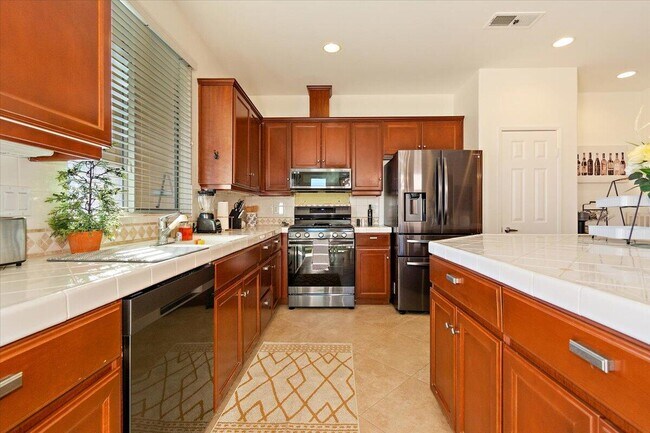 Building Photo - 47450 Manteca Ct