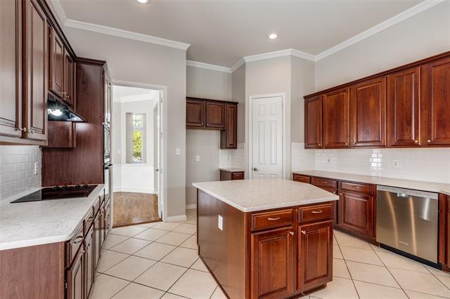 Building Photo - 4060 Victory Dr