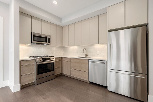 Building Photo - SEPTEMBER 1 - Jamaica Plain luxury 2 BR wi...
