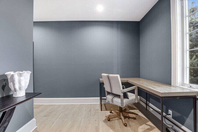 Building Photo - 849 Lake Ave