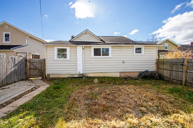 Building Photo - Two Bedroom, Single Family Home