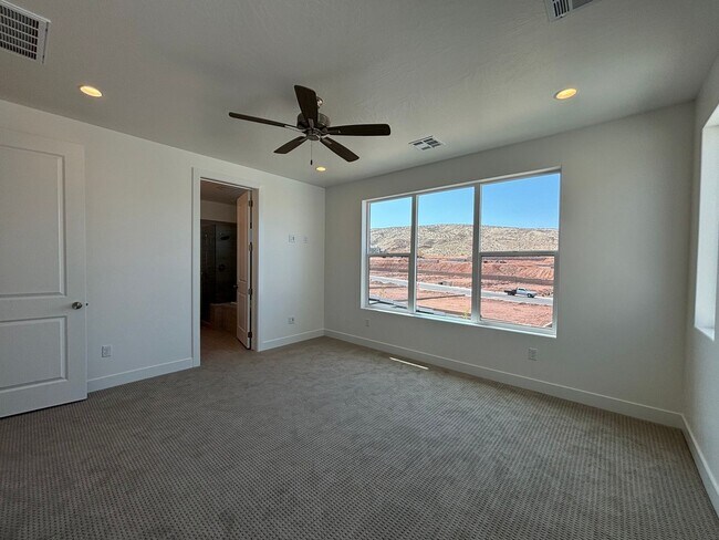 Building Photo - BRAND NEW 4 BEDROOM HOME OR RENT!