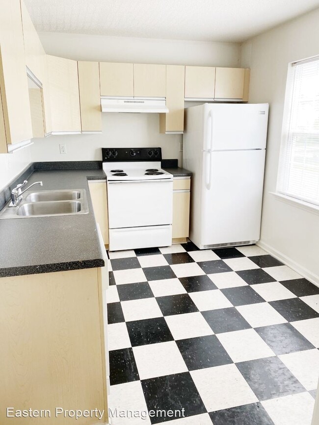 Building Photo - 2600 Cypress View Dr