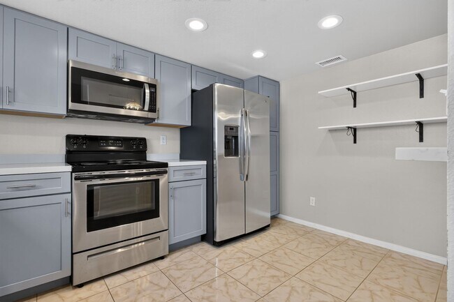 Building Photo - 841 America Way