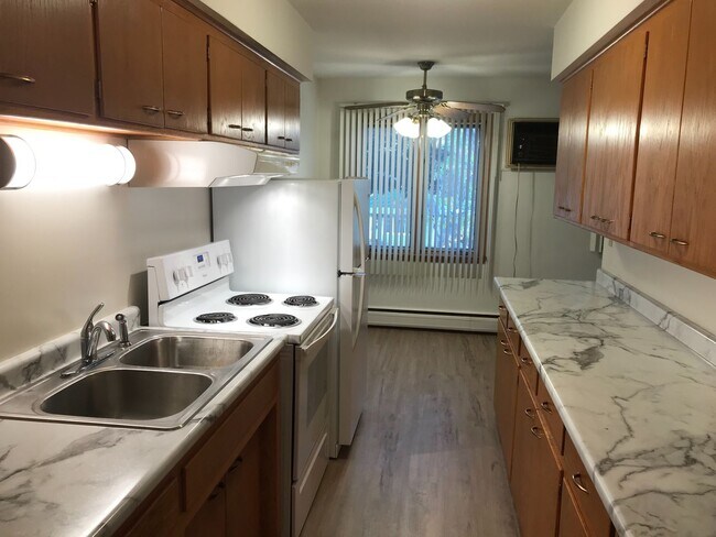 Building Photo - 996 Van Buren