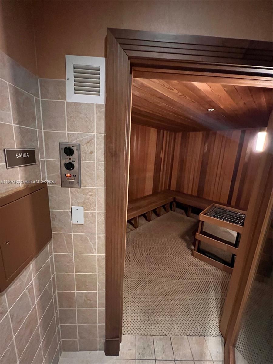 Building Photo - 510 NW 84th Ave