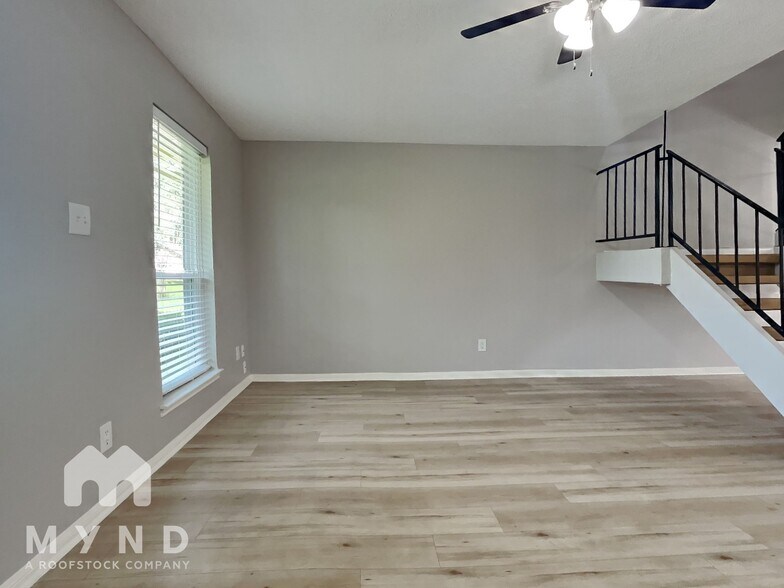 Building Photo - 10450 Hammerly Blvd