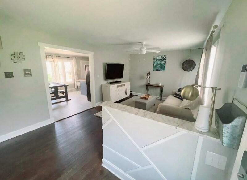 Building Photo - 1042 Interurban Ave