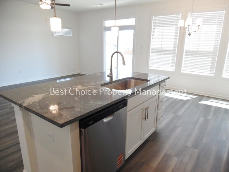 Building Photo - 245 Brown Cir