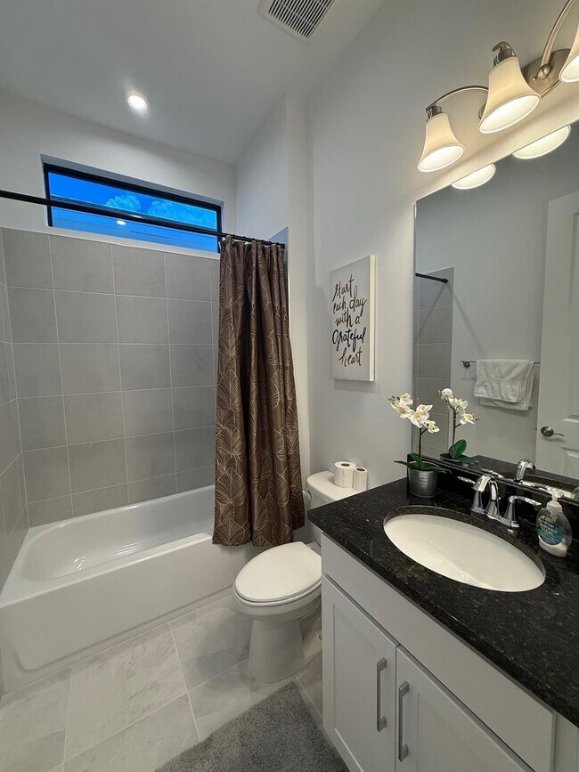 Building Photo - 187 SE Via Sangro