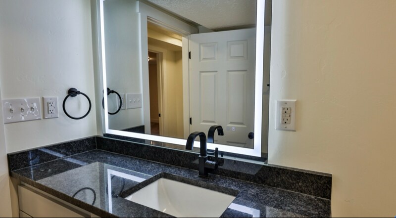 Building Photo - 350 W 2575 N