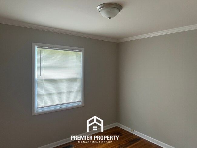 Building Photo - Charming 3BR/1.5BA in West Huntsville | Hardwood Floors Throughout & Fenced Yard