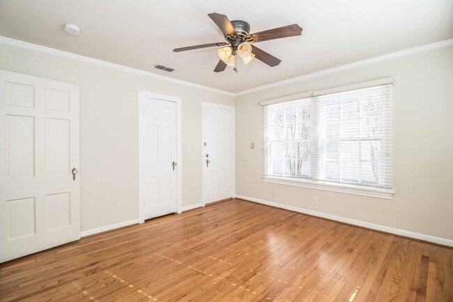 Building Photo - Charming Remodeled Bungalow - Arlington Heights - NEW PICTURES COMING SOON!