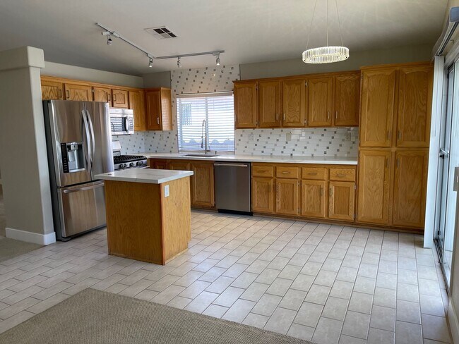 Building Photo - **GORGEOUS & MODEL PERFECT GREEN VALLEY 3 ...