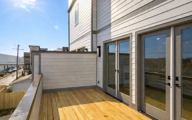 Building Photo - 3325 Felicia St