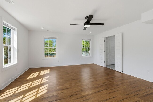 Building Photo - 203 Oceola Ave