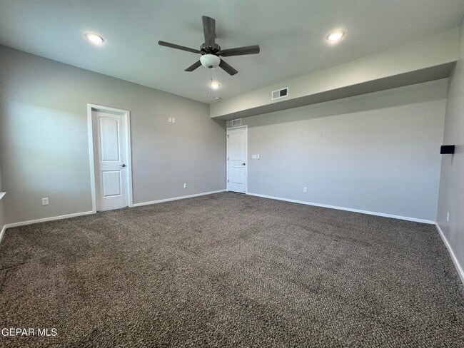 Building Photo - 13852 Paseo Alegre Ave