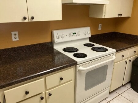 Building Photo - 78 Golfview Dr