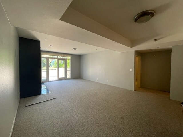 Building Photo - 2222 N Beachwood Dr