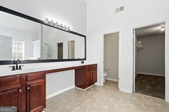 Building Photo - 1582 Ewing Farm Dr