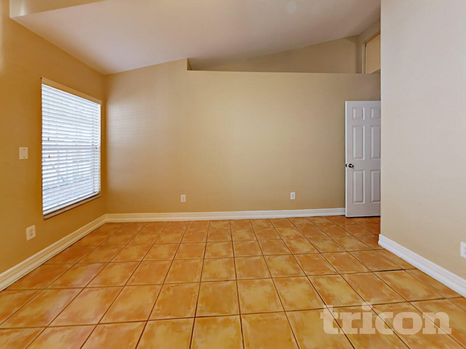 Building Photo - 2865 Cayman Way