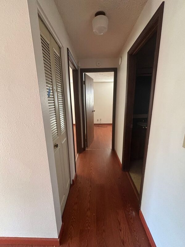 Building Photo - 1215 Brickley Rd