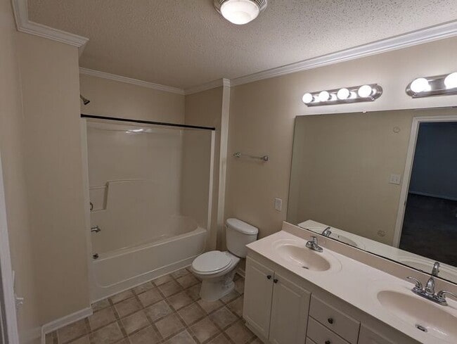 Building Photo - 3BD/2BA Townhome w/ Garage in Oak Ridge