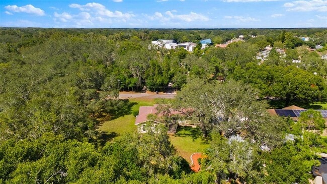 Building Photo - 1908 N Village Ave