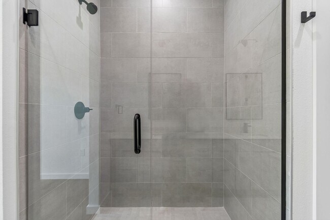 Building Photo - New Construction Townhome For Lease downtown Tampa, Ybor City, Gas Worx