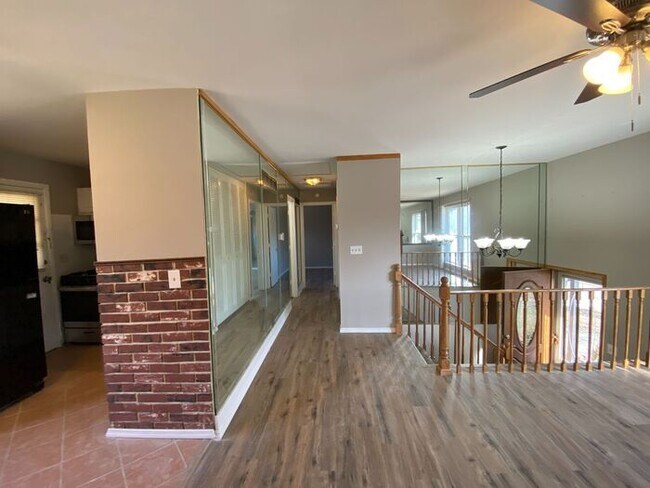 Building Photo - Charming 3 Bedroom with Great Yard