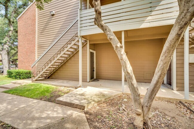 Building Photo - 3607L W Northgate Dr