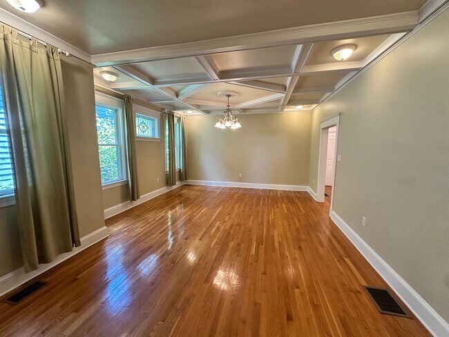 Building Photo - 273 Mason Terrace