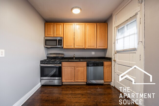 Building Photo - 3602 W Sunnyside Ave