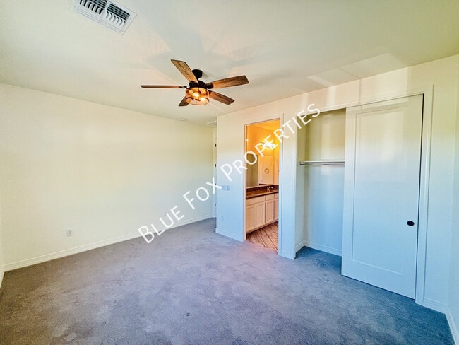 Building Photo - 8038 N Purple Aster Pl