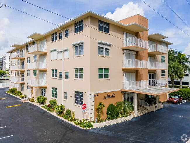 Primary Photo - Attache Gardens Apartments