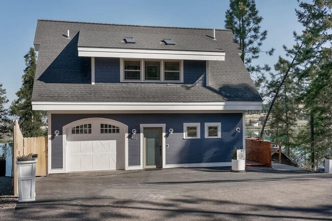 Building Photo - 402 N Foys Lake Dr