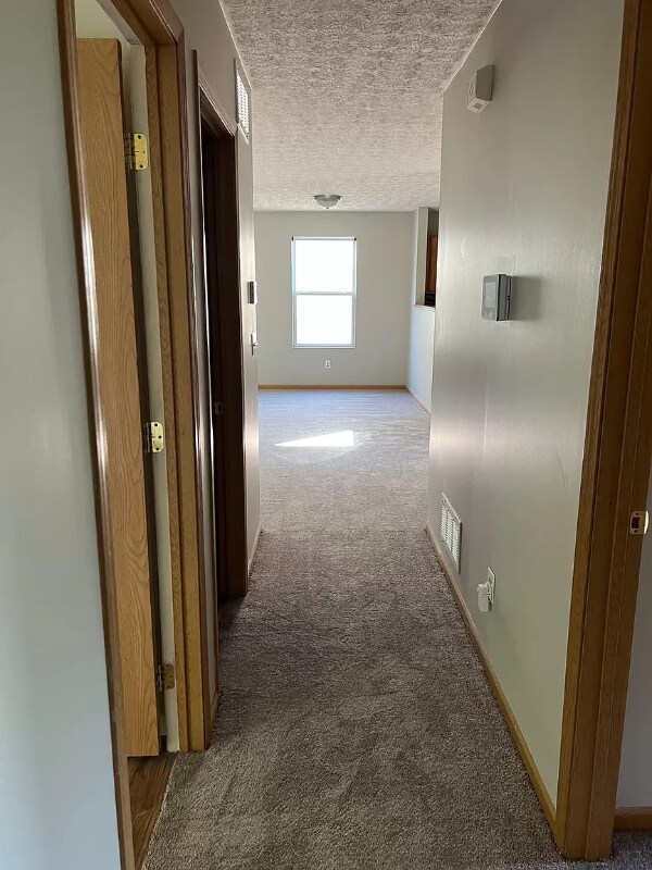 Building Photo - 493 Wellsleyglen Dr