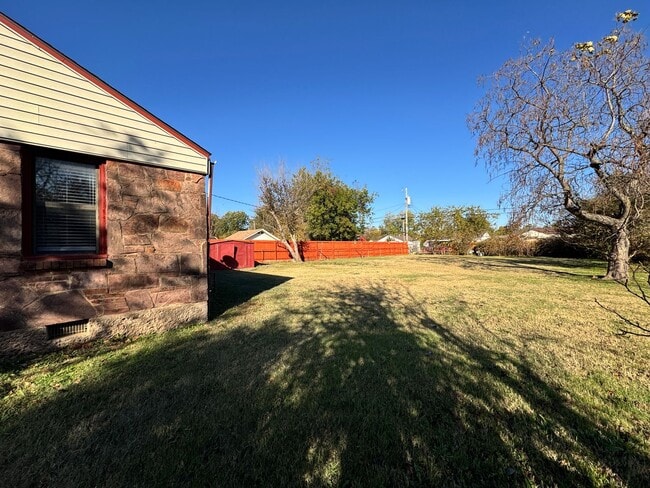 Building Photo - Charming Home for Rent