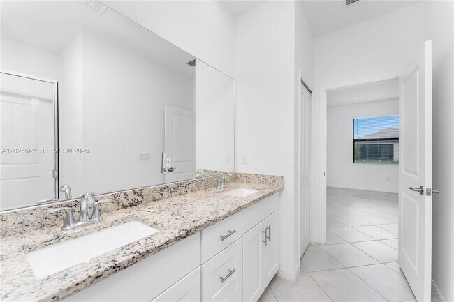 Building Photo - 16851 Cayo Key Dr