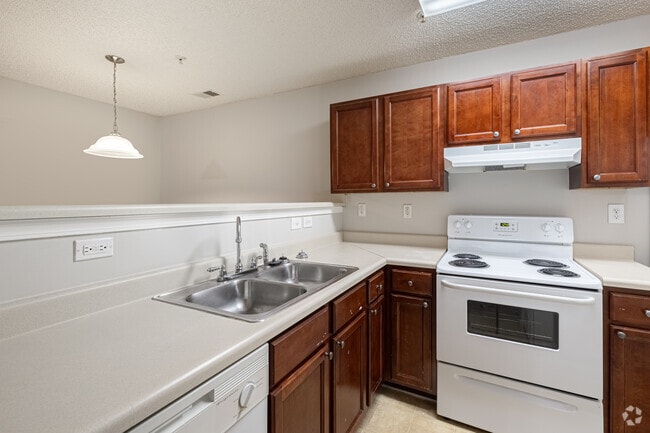 Interior Photo - Cross Creek Apartment Homes
